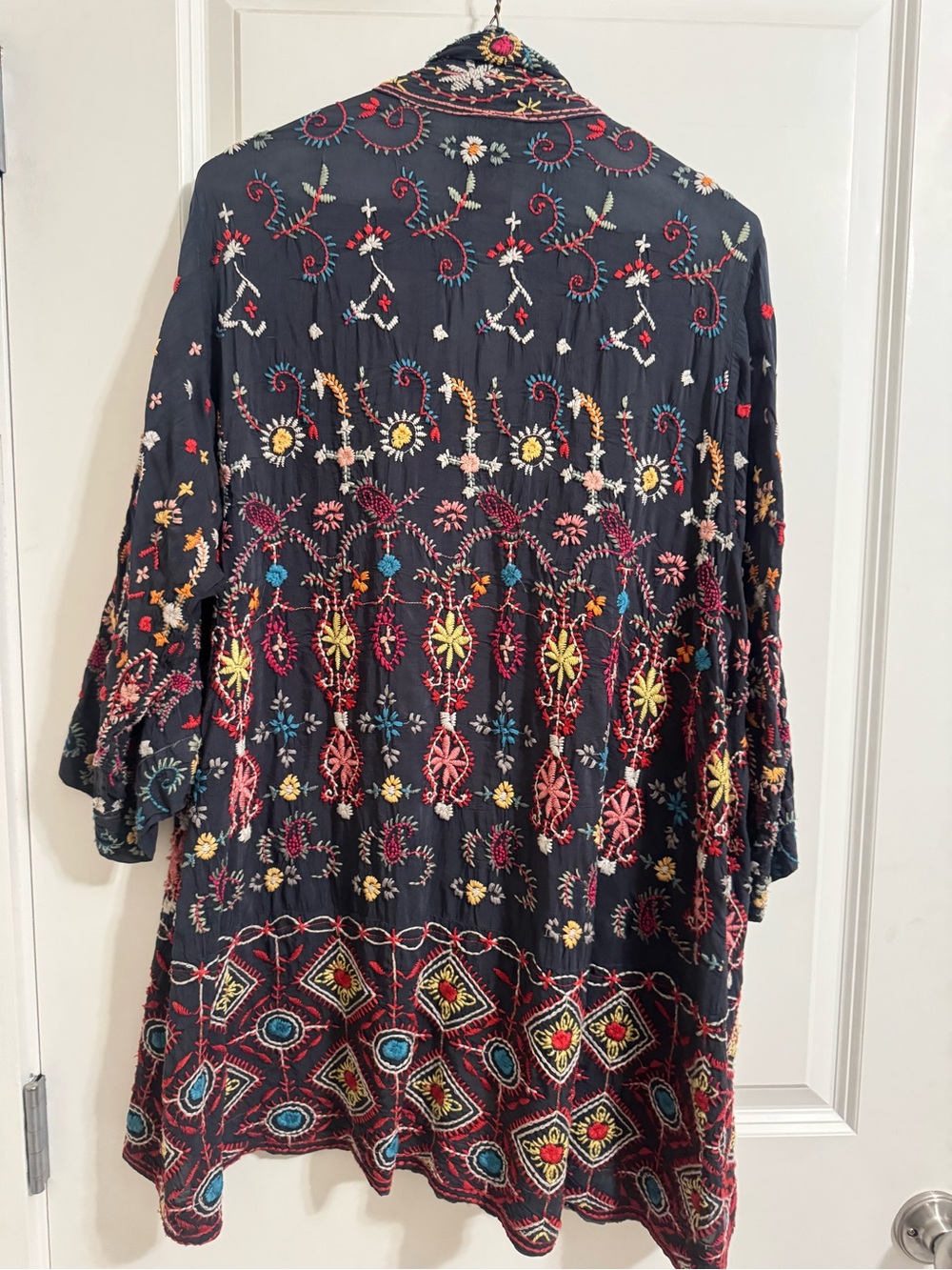 Johnny Was Multicolor Embroidered Label with Red Logo - Picture 3 of 4